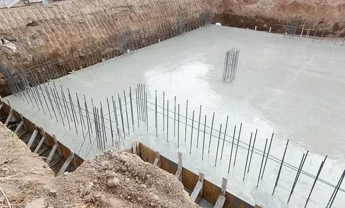 Shallow Foundation Design in Kansas City: Spread Footings, Mat Foundations & Local Soil Challenges